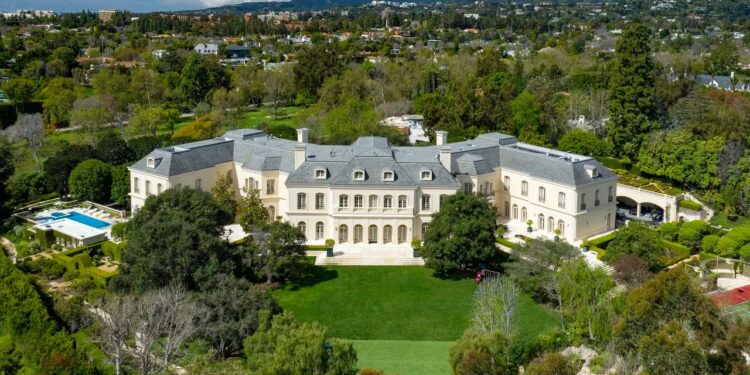 $120 Million Mansion Sale in Los Angeles Sets Record - Mansion Global