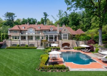 This $50 Million Long Island Mansion Is a Sports Lover’s Dream | Nest ...