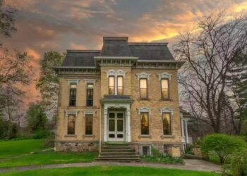 Step Inside This Gorgeous European-Inspired Mansion That's Selling For ...